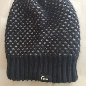 Zyia slouchy beanie navy blue